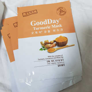 GoodDay Skincare GoodDay 강황 마스크 — 5점을 준 리뷰어가 2020년 2월 올린 사용 사진