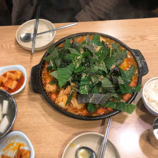 [대성이네_신촌] 깻잎큰닭찜 한마리+사리 中 택2 set — 4.5점을 준 리뷰어가 2019년 2월 올린 사용 사진