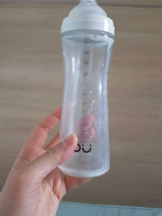 엄마의 바램을 담은 프리미엄 감성젖병 오유위시 260ml — 5점을 준 리뷰어가 2020년 3월 올린 사용 사진