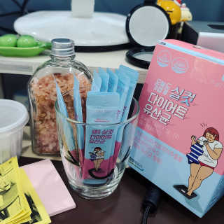 힐링팩토리 오늘도 가볍게 실컷 다이어트 유산균 — 5점을 준 리뷰어가 2020년 3월 올린 사용 사진