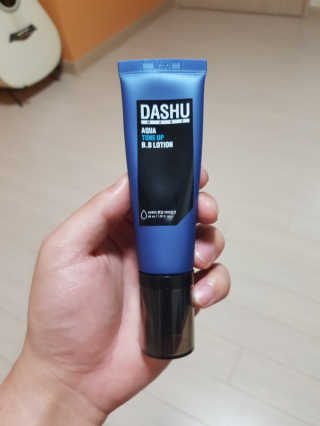 다슈코리아 다슈 맨즈 톤 업 비비로션 40ml — 4.17점을 준 리뷰어가 2018년 6월 올린 사용 사진