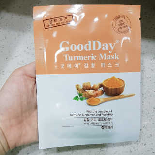GoodDay Skincare GoodDay 강황 마스크 — 4점을 준 리뷰어가 2019년 6월 올린 사용 사진
