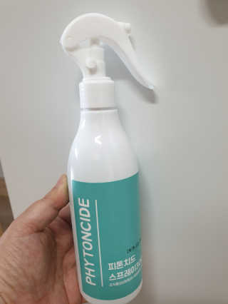 화목한가정 순수니아 피톤치드 스프레이 300ml — 5점을 준 리뷰어가 2019년 3월 올린 사용 사진