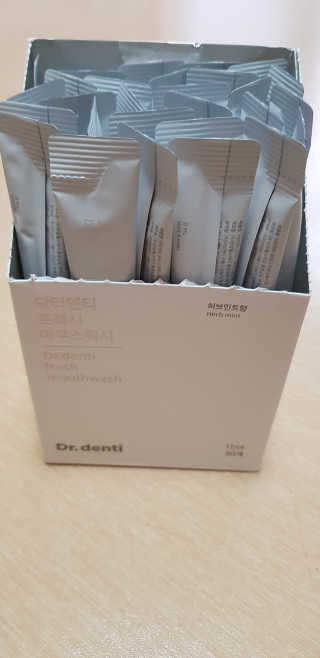 Dr.denti 닥터덴티 프레시 마우스워시 (30ea) — 5점을 준 리뷰어가 2017년 10월 올린 사용 사진