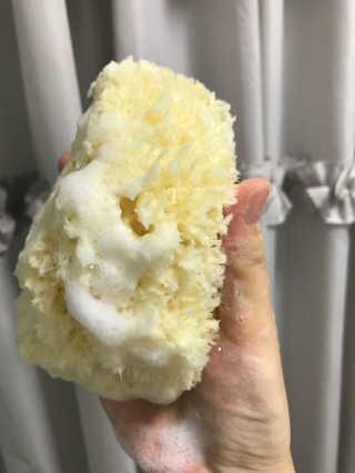 룰라러브 모공관리 끝 지중해산 천연해면 바디스펀지 — 5점을 준 리뷰어가 2018년 3월 올린 사용 사진