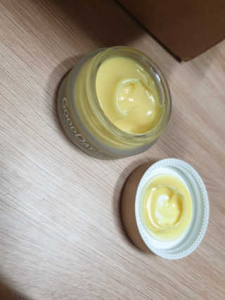 GoodDay Skincare GoodDay 강황 크림 — 5점을 준 리뷰어가 2019년 8월 올린 사용 사진