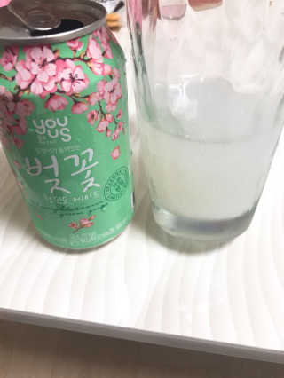 GS25 벚꽃 팝콘 + 벚꽃스파클링 + 벚꽃 청포도 에이드 — 4.17점을 준 리뷰어가 2018년 3월 올린 사용 사진