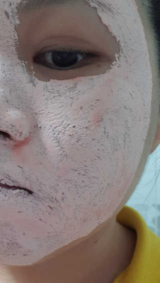 하프 문 아이즈 [하프문아이즈]용과팩 핑크 프루티 튜브형 40g — 5점을 준 리뷰어가 2019년 12월 올린 사용 사진