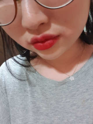 [블랙루즈] 에어 핏 벨벳 틴트4 1+1 — 5점을 준 리뷰어가 2019년 7월 올린 사용 사진