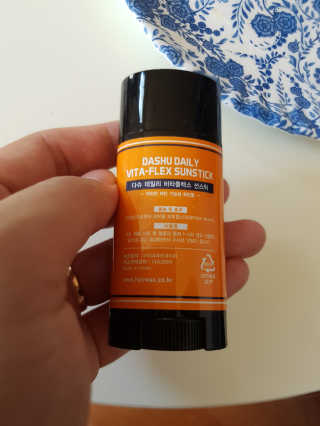 다슈코리아 다슈 데일리 비타플렉스 선스틱 — 4점을 준 리뷰어가 2018년 6월 올린 사용 사진