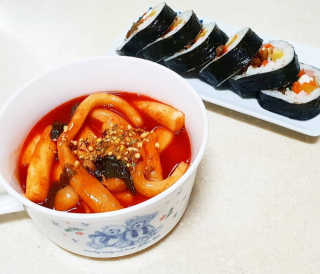 두번째 국떡 국가대표 떡볶이 1팩 + 영미칩 2봉 증정 — 5점을 준 리뷰어가 2019년 2월 올린 사용 사진