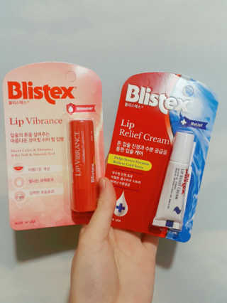 블리스텍스 립 릴리프 크림 립밤, 립 바이브런스 립밤 — 5점을 준 리뷰어가 2018년 11월 올린 사용 사진
