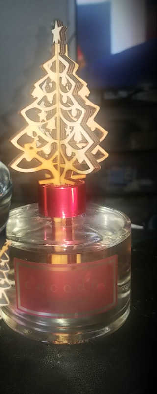 코코 도어 크리스마스 디퓨저 6.7oz — 3점을 준 리뷰어가 2019년 12월 올린 사용 사진