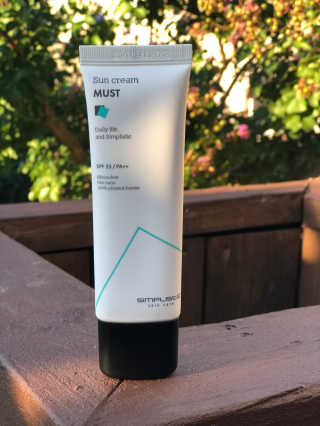심플리스틱 스킨케어 자외선 차단제 SPF33 PA ++ — 2.5점을 준 리뷰어가 2018년 8월 올린 사용 사진