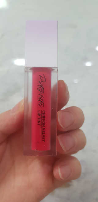 터치인솔 프리티필터 쉬폰 벨벳 립틴트 비비드팝 컬렉션 — 4점을 준 리뷰어가 2019년 3월 올린 사용 사진
