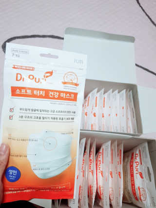 [닥터퓨리] 소프트터치 건강 마스크_성인+아동 — 5점을 준 리뷰어가 2019년 4월 올린 사용 사진
