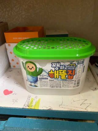 [로하스 인증 제습제] 쨍하고 해뜰집 옷장용 프리미엄 — 5점을 준 리뷰어가 2019년 8월 올린 사용 사진