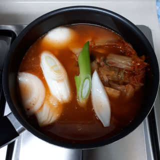 땡땡쿡 더실비김치찌개 2인분 710g 라면사리 포함 — 3.5점을 준 리뷰어가 2020년 1월 올린 사용 사진