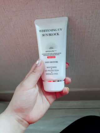 지고트 화이트닝 유브이 썬블럭 크림 70ml,1+1 — 5점을 준 리뷰어가 2019년 5월 올린 사용 사진