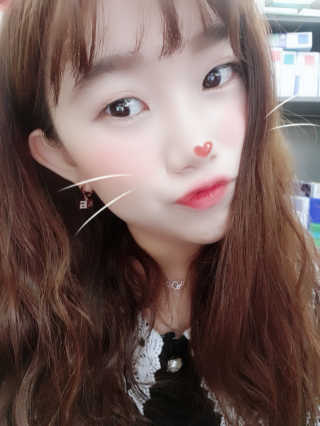 수앤수 원터치귀걸이 로즈핑크컬러 13종 모음 — 4.5점을 준 리뷰어가 2019년 3월 올린 사용 사진