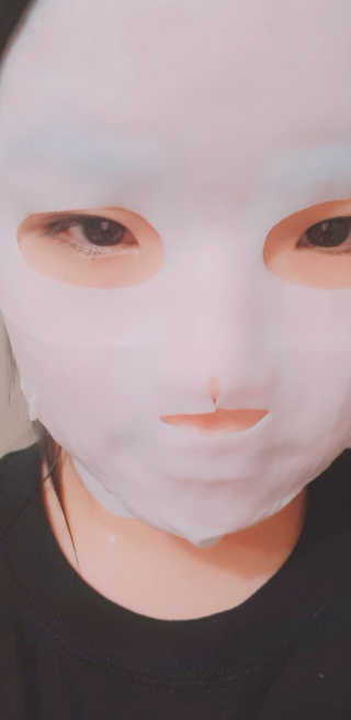 23years old 코쿤 윌로우 실키 마스크 — 5점을 준 리뷰어가 2018년 4월 올린 사용 사진