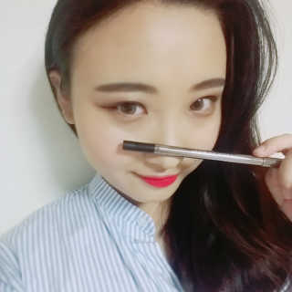 맥퀸뉴욕 원샷 오토 젤 아이라이너(2EA) — 3.5점을 준 리뷰어가 2016년 9월 올린 사용 사진