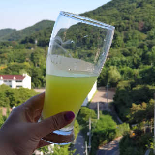 센트룸 아쿠아비타 레몬향, 딸기향 — 5점을 준 리뷰어가 2019년 6월 올린 사용 사진