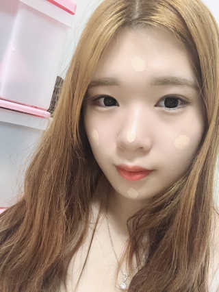 JM솔루션 물광 커버 파운데이션 럭셔리 — 4점을 준 리뷰어가 2018년 12월 올린 사용 사진