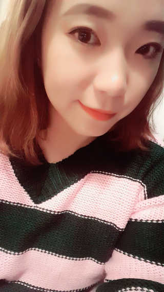 셀레뷰 하이 퍼포먼스 립 틴트 마스터 — 5점을 준 리뷰어가 2018년 2월 올린 사용 사진