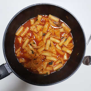 홍대미미네국물떡볶이 [홍대미미네]오리지널 국물 떡볶이4팩 + 라면사리 — 4.5점을 준 리뷰어가 2019년 4월 올린 사용 사진