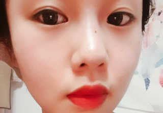 [블랙루즈] 컬러 락 하트 틴트 1+1 — 4점을 준 리뷰어가 2019년 8월 올린 사용 사진