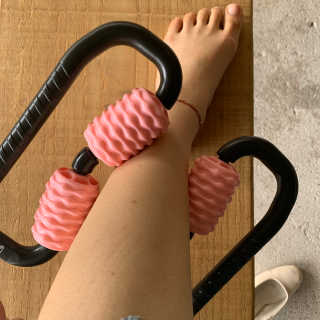 뭅뭅 바디핏레그롤러 종아리 허벅지 하체 마사지기 — 4점을 준 리뷰어가 2019년 10월 올린 사용 사진