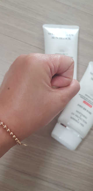 지고트 화이트닝 유브이 썬블럭 크림 70ml,1+1 — 4.5점을 준 리뷰어가 2019년 5월 올린 사용 사진