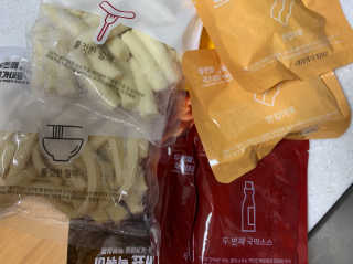 두번째 국떡 국가대표 떡볶이 1팩 + 영미칩 2봉 증정 — 5점을 준 리뷰어가 2019년 2월 올린 사용 사진