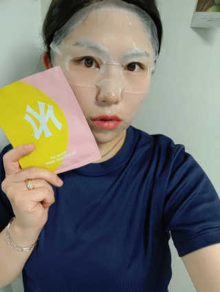 MLB COSMETICS [MLB PLAY] 톤업 화이트닝 마스크 1BOX — 5점을 준 리뷰어가 2019년 9월 올린 사용 사진