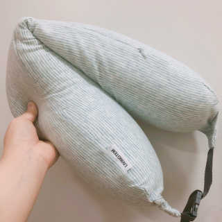 리빙템 여행용 목베개 [색상랜덤] — 3.67점을 준 리뷰어가 2018년 7월 올린 사용 사진