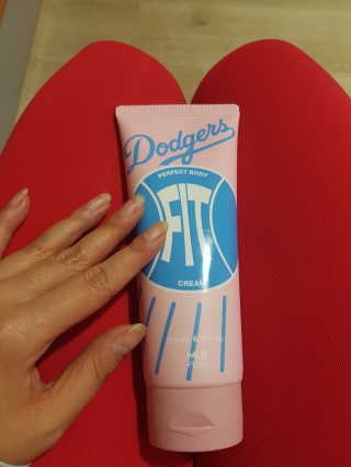 MLB COSMETICS [MLB PLAY] 퍼펙트 바디핏 크림 200ml — 5점을 준 리뷰어가 2019년 11월 올린 사용 사진