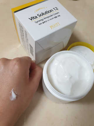 지고트 비타솔루션12 시너지 앰플 크림 100ml — 5점을 준 리뷰어가 2019년 6월 올린 사용 사진