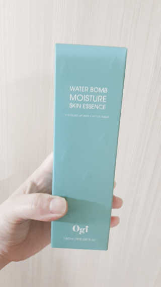 오지아이 워터 밤 모이스처 스킨 에센스 180ml — 5점을 준 리뷰어가 2019년 12월 올린 사용 사진