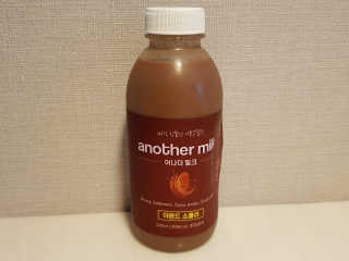 식사대용 아몬드밀크 어나더밀크 500ml X 2병 — 5점을 준 리뷰어가 2018년 8월 올린 사용 사진
