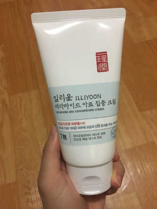 일리윤 세라마이드 아토 집중 크림 — 4점을 준 리뷰어가 2017년 10월 올린 사용 사진