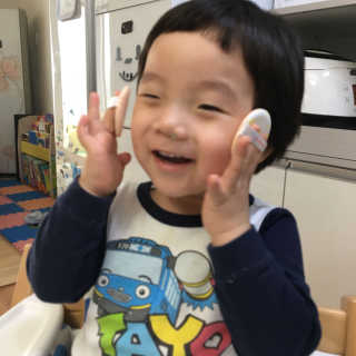 아토팜 톡톡 페이셜 선팩트 SPF43 PA+++ — 3.5점을 준 리뷰어가 2018년 3월 올린 사용 사진