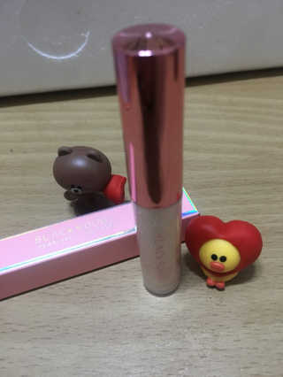 [블랙루즈] 펄블리 아이 글리터 2종 — 3.5점을 준 리뷰어가 2018년 11월 올린 사용 사진