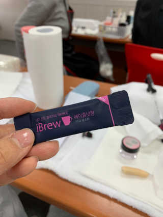 한국맥널티 아이브루 헤이즐넛향 100T — 5점을 준 리뷰어가 2019년 10월 올린 사용 사진