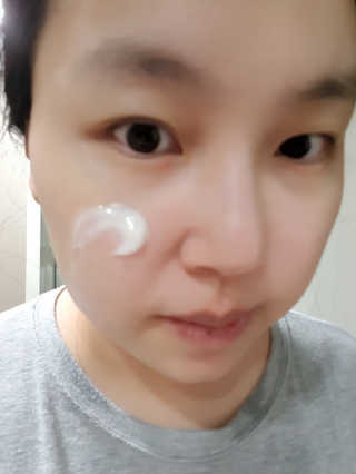 아크웰 아쿠아 클리니티 수분크림 — 4.33점을 준 리뷰어가 2018년 11월 올린 사용 사진