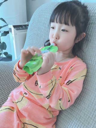 데르뜨 떠먹는 과일 3종, 짜먹는 과일 2종 총 10개 체험 — 4.5점을 준 리뷰어가 2020년 3월 올린 사용 사진
