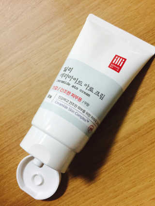 일리윤 세라마이드 아토 집중 크림 — 4.67점을 준 리뷰어가 2017년 6월 올린 사용 사진