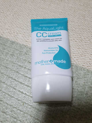 마더메이드 더 아쿠아라이트 CC크림 SPF50+ PA+++ — 5점을 준 리뷰어가 2019년 4월 올린 사용 사진