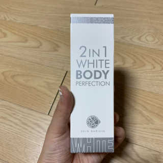 피움 투인원 화이트 바디 퍼펙션 — 2.5점을 준 리뷰어가 2019년 6월 올린 사용 사진