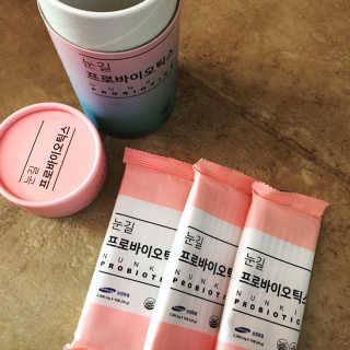눈길 프로바이오틱스 눈길 콜라겐 프로바이오틱스 — 3점을 준 리뷰어가 2019년 11월 올린 사용 사진